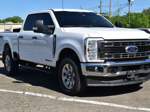 Used 2024 Ford F350 XLT image 3