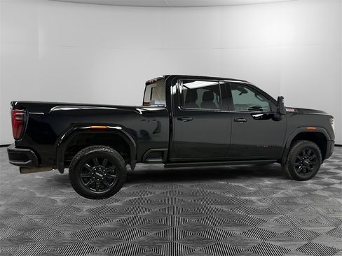 Used 2024 GMC Sierra 2500 AT4 w/ AT4 Premium Plus Package image 6