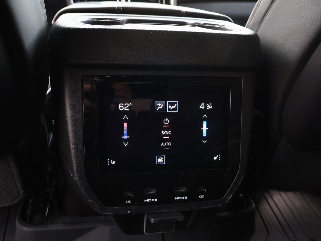 Certified 2026 GMC Yukon Denali Ultimate AWD/4WD image 14