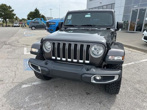 Used 2019 Jeep Wrangler Unlimited Sahara AWD/4WD image 10