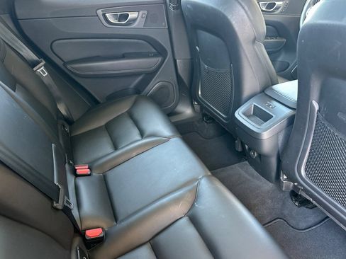 Used 2024 Volvo XC60 B5 Core AWD/4WD image 19