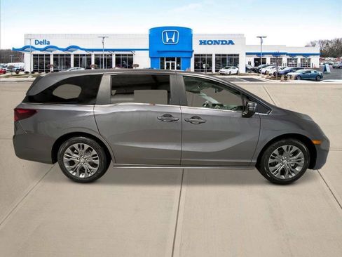 New 2026 Honda Odyssey Touring image 2