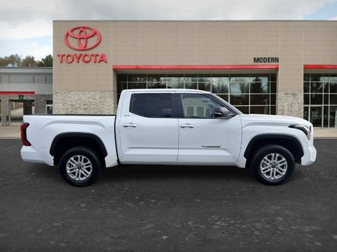 Certified 2025 Toyota Tundra SR5 w/ SR5 Premium Package AWD/4WD image 4