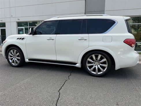 Used 2013 INFINITI QX56 4WD w/ Deluxe Touring Pkg image 8