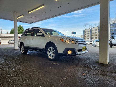 Used 2013 Subaru Outback 2.5i Limited w/ Moonroof Pkg image 7
