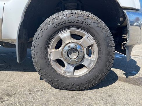 Used 2016 Ford F350 XLT w/ XLT Interior Package image 16