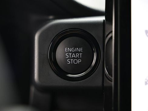 Used 2025 Toyota Tacoma Limited image 37