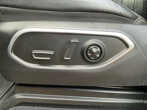 Used 2024 Jeep Wagoneer Series II w/ Flexible Seating Group image 34