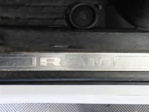 Used 2021 RAM 1500 Laramie image 17