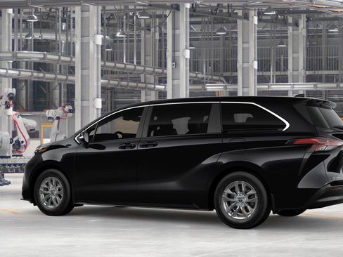 New 2026 Toyota Sienna LE AWD/4WD image 5