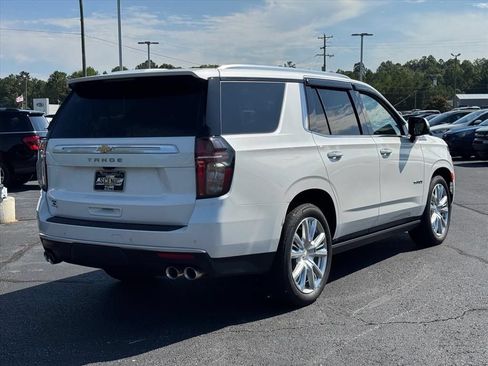 Used 2024 Chevrolet Tahoe High Country AWD/4WD image 3