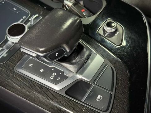 Used 2017 Audi Q7 3.0T Premium Plus AWD/4WD image 33