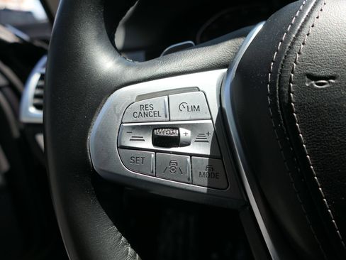 Used 2020 BMW 740i w/ Premium Package RWD image 15