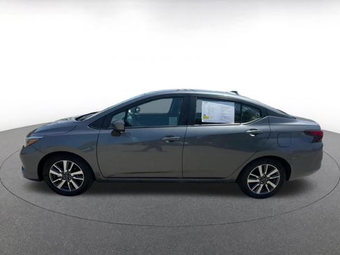 Used 2025 Nissan Versa SV FWD image 9