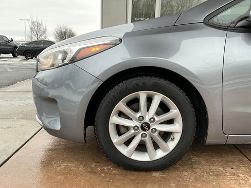 Used 2017 Kia Forte S image 25