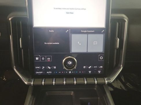 Used 2024 GMC Acadia AT4 w/ Luxury Package image 17