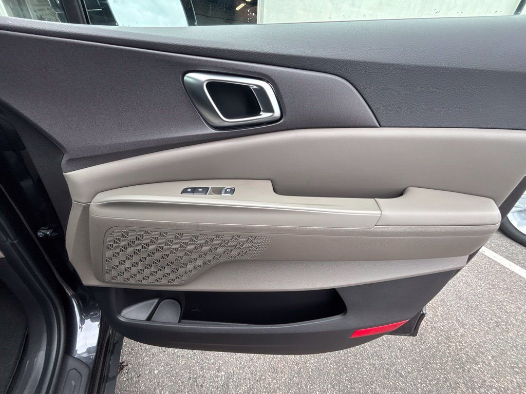 Certified 2026 Kia Carnival EX FWD image 24