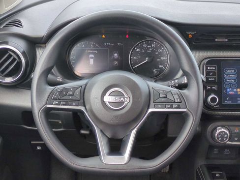 Used 2024 Nissan Kicks SV FWD image 11