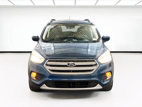 Used 2018 Ford Escape SE image 2