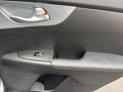 Used 2023 Kia Forte LXS w/ LXS Technology Package image 33
