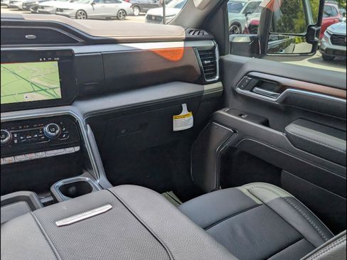 Used 2026 GMC Sierra 2500 Denali w/ Denali Reserve Package AWD/4WD image 9