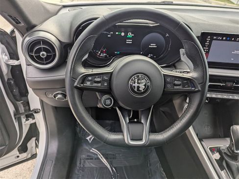 Used 2024 Alfa Romeo Tonale Ti image 24