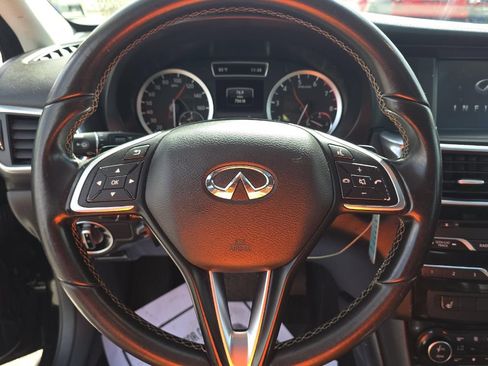 Used 2018 INFINITI QX30 Premium w/ Navigation Package AWD/4WD image 27