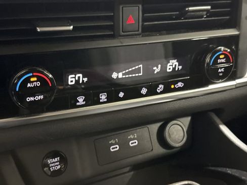 Used 2024 Nissan Rogue SV FWD image 16
