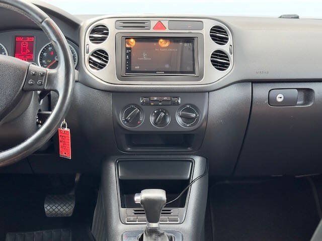 Used 2009 Volkswagen Tiguan SE AWD/4WD image 16