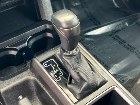 Used 2022 Toyota Tacoma TRD Off-Road image 20