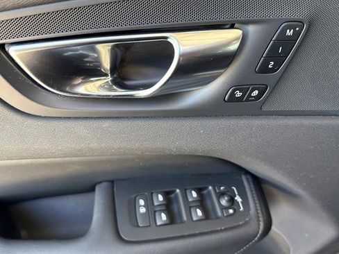 Certified 2025 Volvo XC60 B5 Plus AWD/4WD image 10