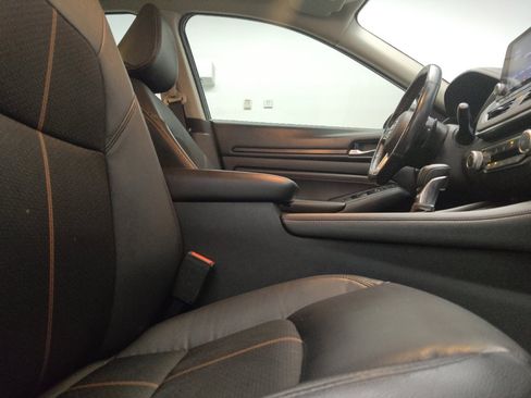 Used 2022 Nissan Altima 2.0 SR FWD image 21