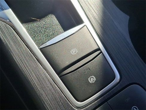 Used 2022 Ford Escape SE w/ SE Sport Appearance Package image 24