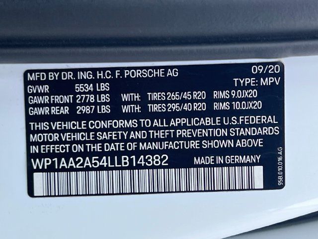 Certified 2020 Porsche Macan AWD/4WD image 36