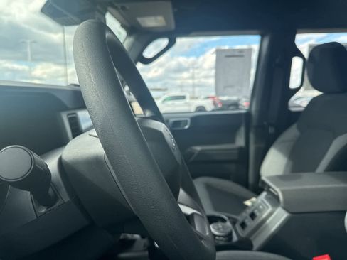 New 2026 Ford Bronco 4-Door AWD/4WD image 32