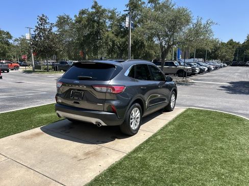 Certified 2020 Ford Escape SE FWD image 3