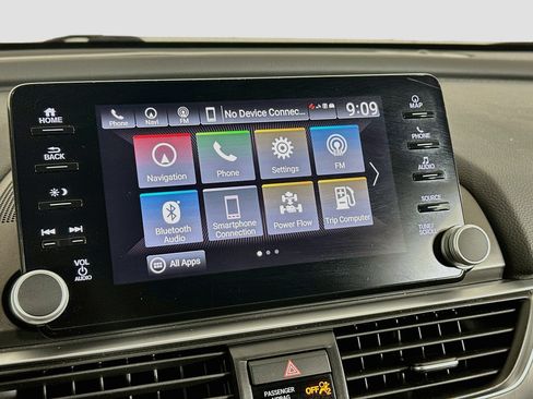 Used 2018 Honda Accord Touring image 21