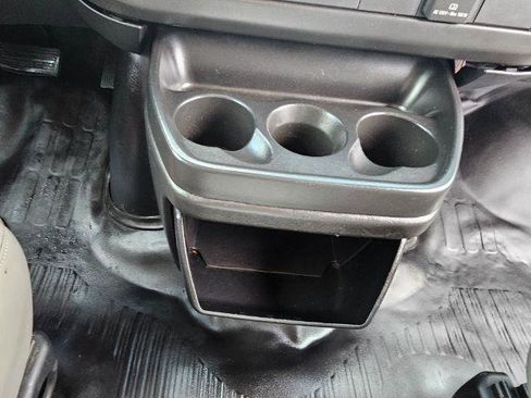 Used 2017 Chevrolet Express 2500 RWD image 16