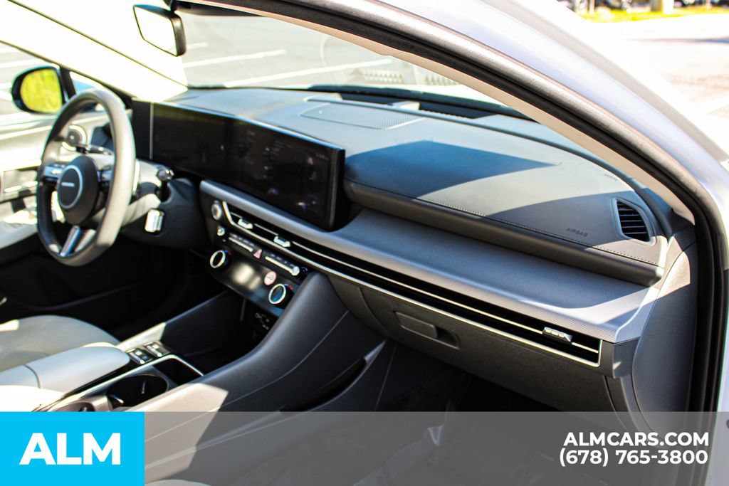 Used 2025 Hyundai Sonata SEL FWD image 17