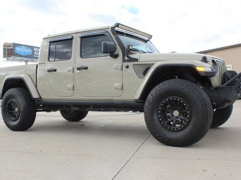 Used 2020 Jeep Gladiator Rubicon image 15