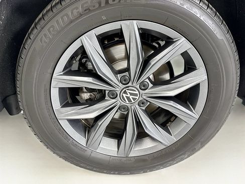 Used 2023 Volkswagen Tiguan SE FWD image 29