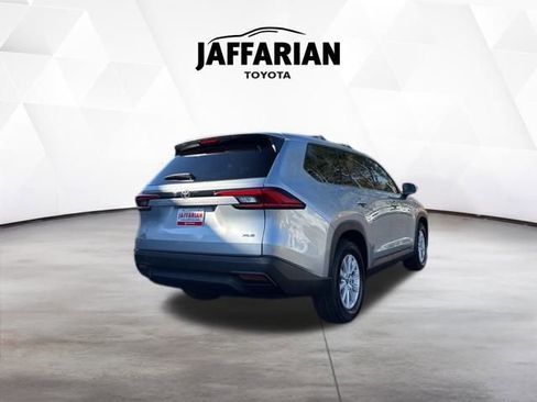 Certified 2024 Toyota Grand Highlander XLE image 6