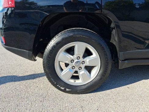Used 2013 Jeep Compass Sport FWD image 9