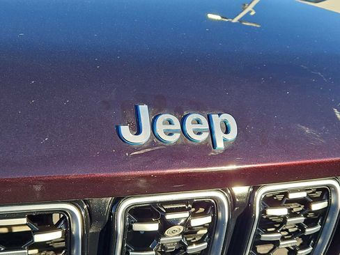 Used 2022 Jeep Grand Cherokee Summit w/ Advanced Protech Group IV image 12