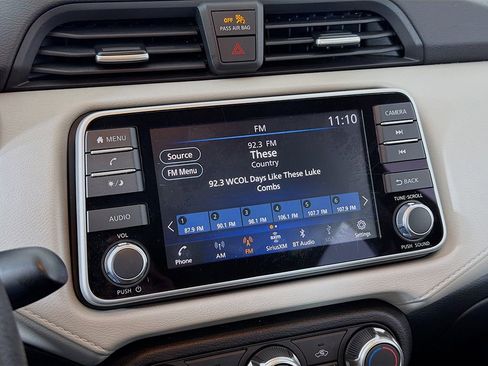 Used 2022 Nissan Versa SV image 28