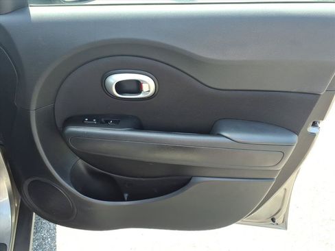 Used 2016 Kia Soul w/ Convenience Package FWD image 16