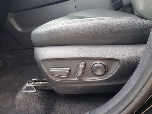 Used 2025 Toyota Grand Highlander FWD image 16