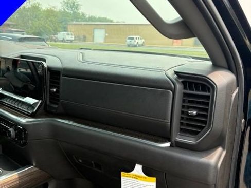 Used 2025 Chevrolet Silverado 1500 RST AWD/4WD image 31