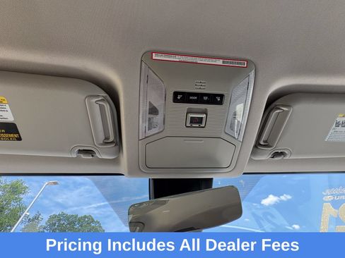 Used 2021 Toyota RAV4 XLE AWD/4WD image 24
