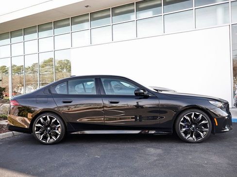 Used 2024 BMW 530i 530i w/ M Sport Package image 4